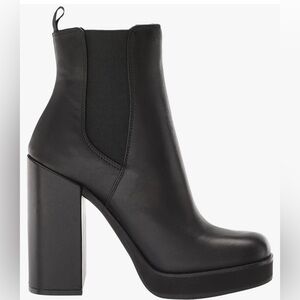 Steve Madden Triple Chelsea Boot
